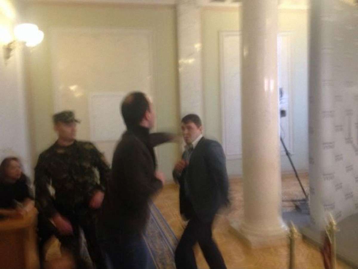 У Верховній Раді побилися депутати Соболєв та Івченко (відео)