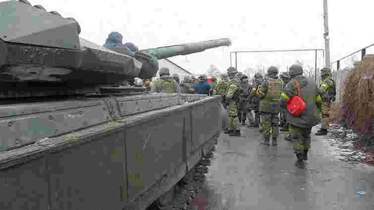Біля Маріуполя тривають танкові бої, - полк «Азов»