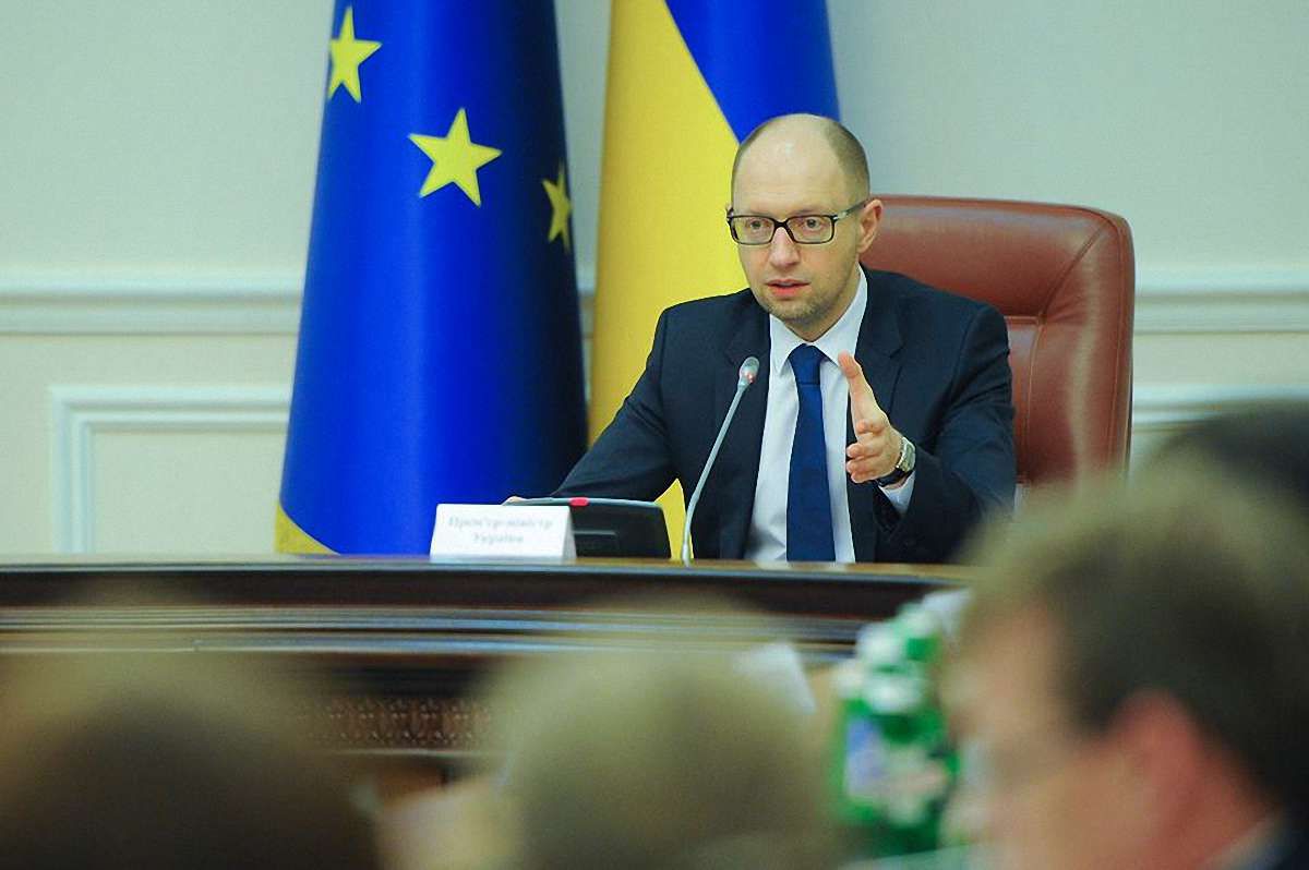 Донбас має бути відбудований за гроші Росії, - Яценюк