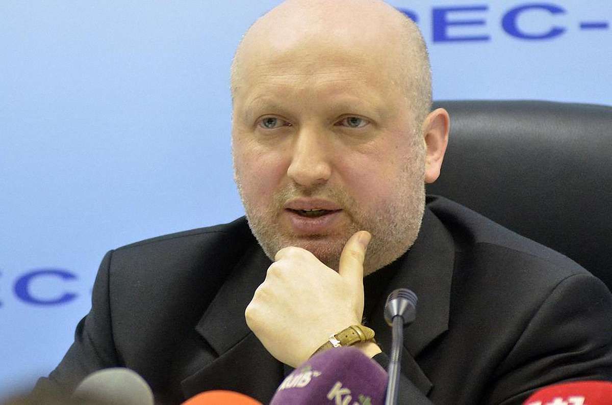РНБО підтримала пропозицію Порошенка ввести на Донбас міжнародних миротворців