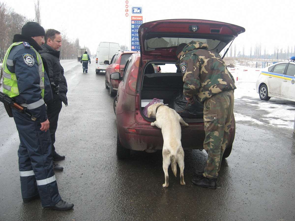 На Полтавщині посилено перевірку автотранспорту на постах ДАІ