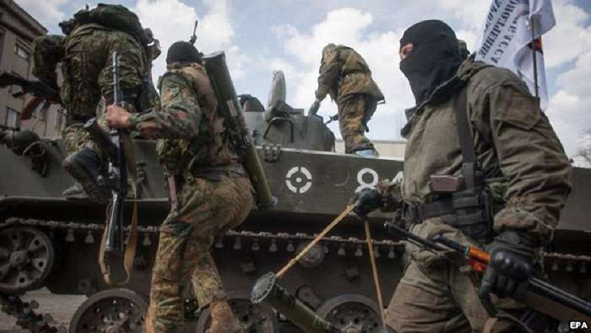 Бойовики накопичують техніку і живу силу, в Іловайськ прибув ешелон з боєприпасами 