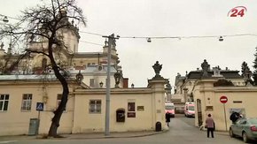 До Львова з Німеччини привезли реанімобілі для АТО