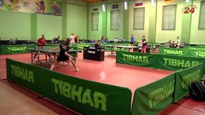 У Жовкві борються за путівки у збірну з пінг-понгу