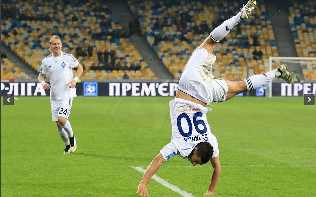 Вона повернулася
