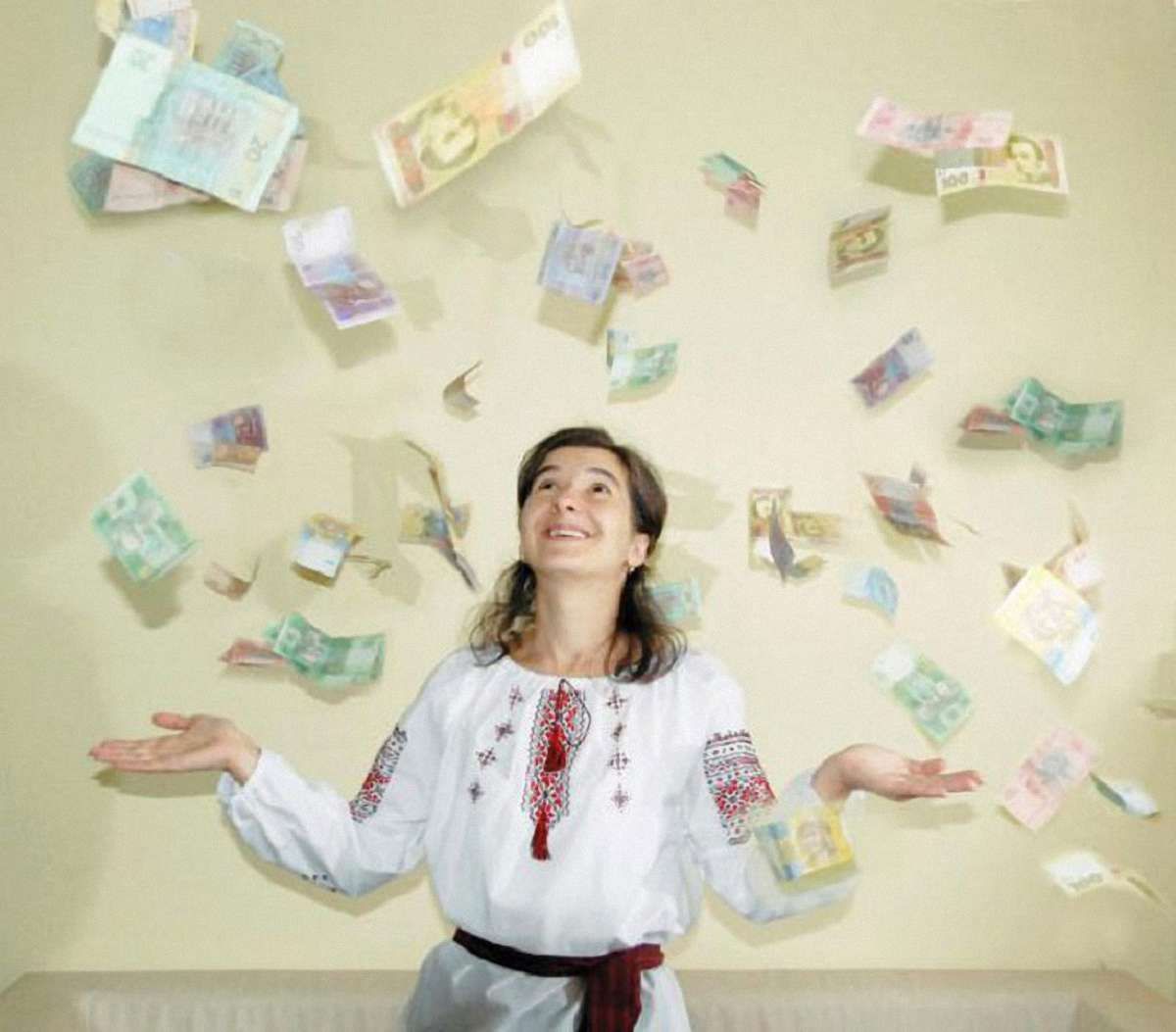 НБУ зміцнив гривню ще на 90 коп. - до 26,86 грн/долар     