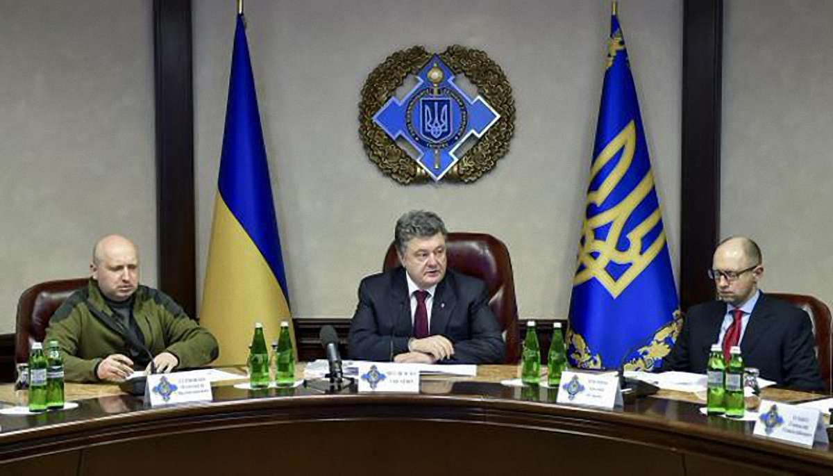 Порошенко проводить нараду щодо ситуації в зоні АТО