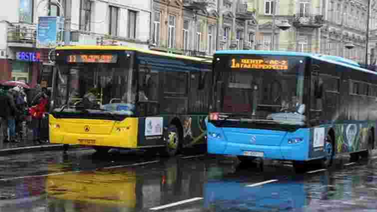 Сьогодні у Львові на маршрути не виїхали 33 автобуси 