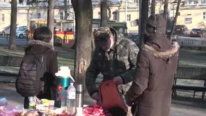 Львів'яни захищають сквер Святого Юра з кавою та канапками