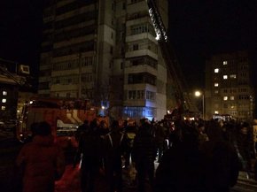 У Львові на Сихові сталася пожежа у 14-поверховому житловому будинку: постраждала одна людина