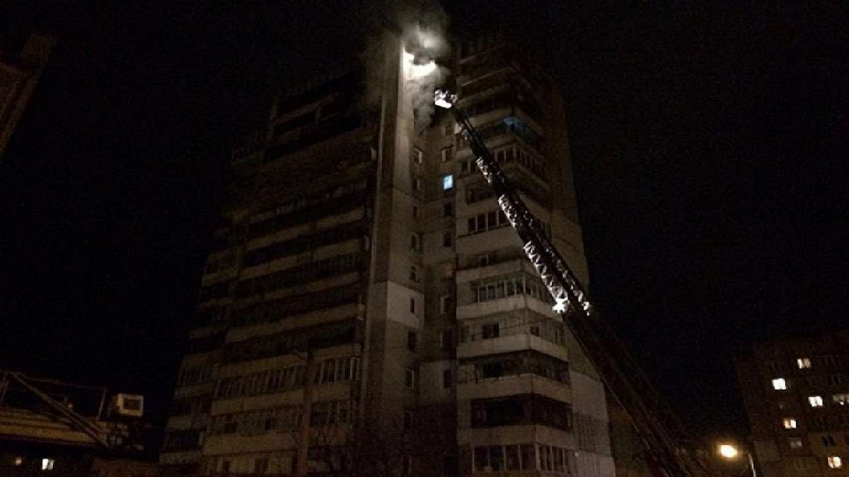 Квартира на Сихові у Львові під час пожежі вигоріла повністю
