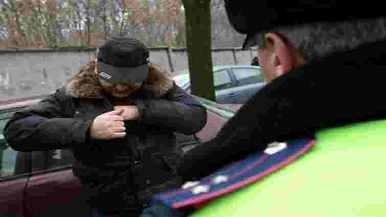 У Львові засудили водія, який пропонував хабар інспектору ДАІ 