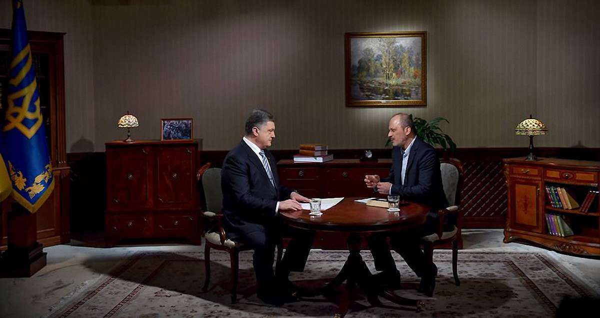 Порошенко буде давати щотижневі інтерв’ю