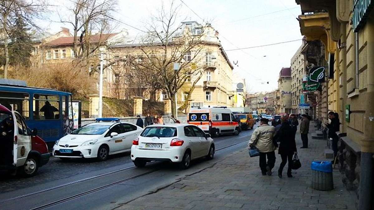 У Львові «замінували» трамвайну зупинку