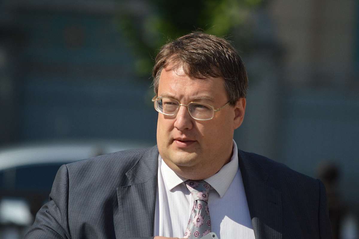 МВС розглядає три версії смерті екс-голови Запорізької області