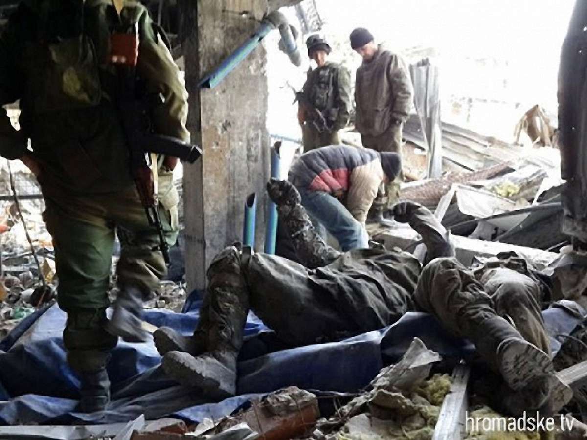 ДНР використовує полонених для пошуку тіл загиблих у донецькому аеропорту