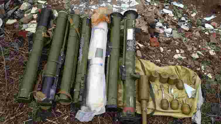 На Донеччині виявили схованки бойовиків з російською зброєю, - СБУ