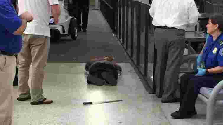 У Новому Орлеані чоловік напав на працівників аеропорту з мачете
