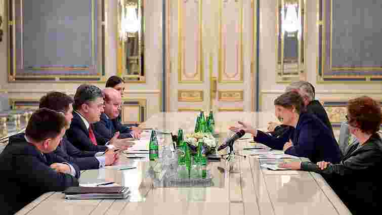 Порошенко обговорив із заступником Генсека ООН питання направлення миротворців на Донбас