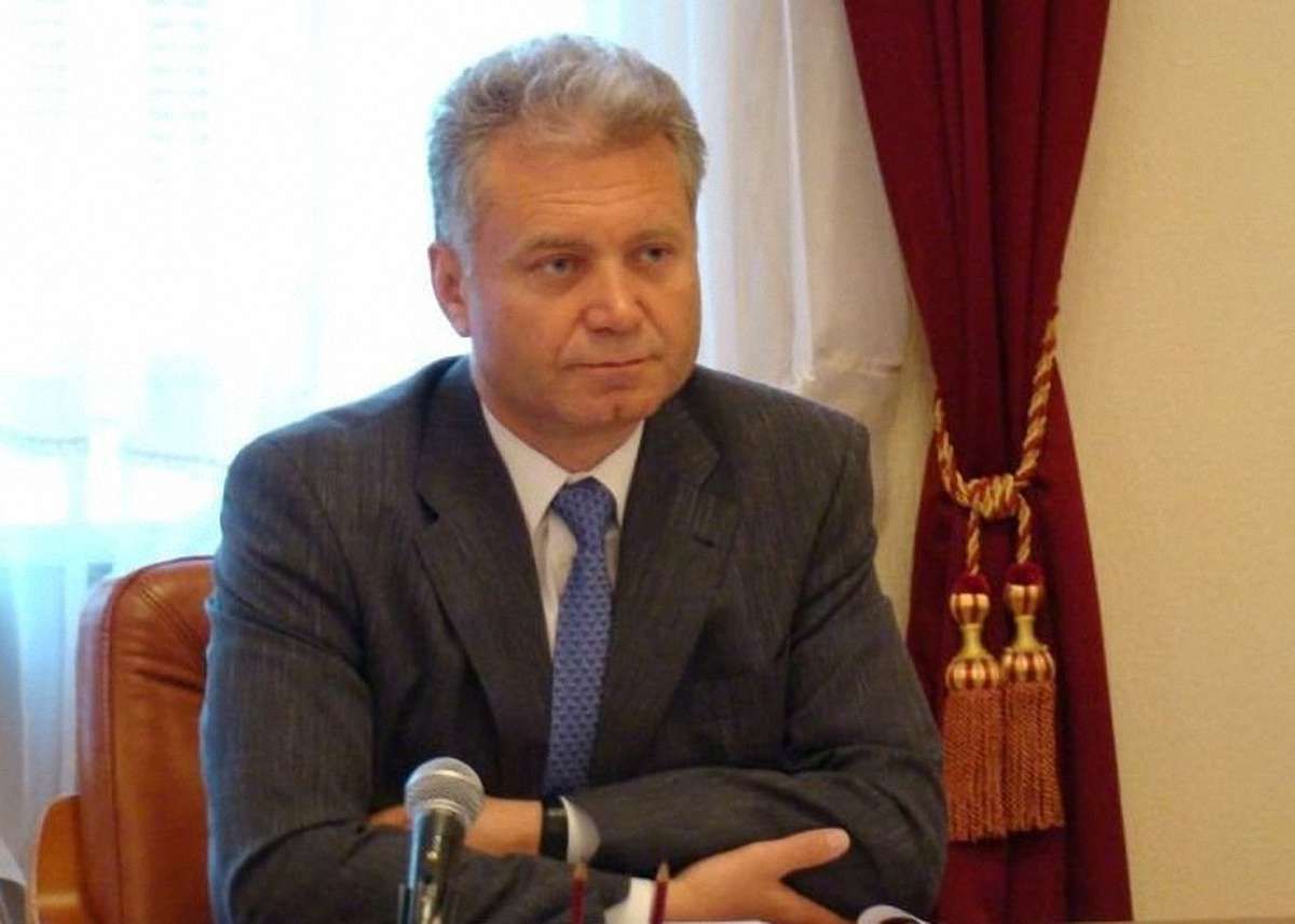 Прокуратура домагається відсторонення з посади мера Чернігова