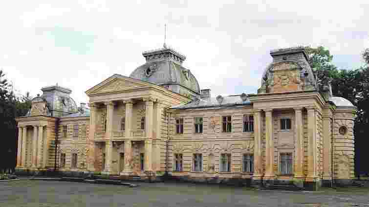 На Львівщині сталася пожежа у палаці польського графа Бадені