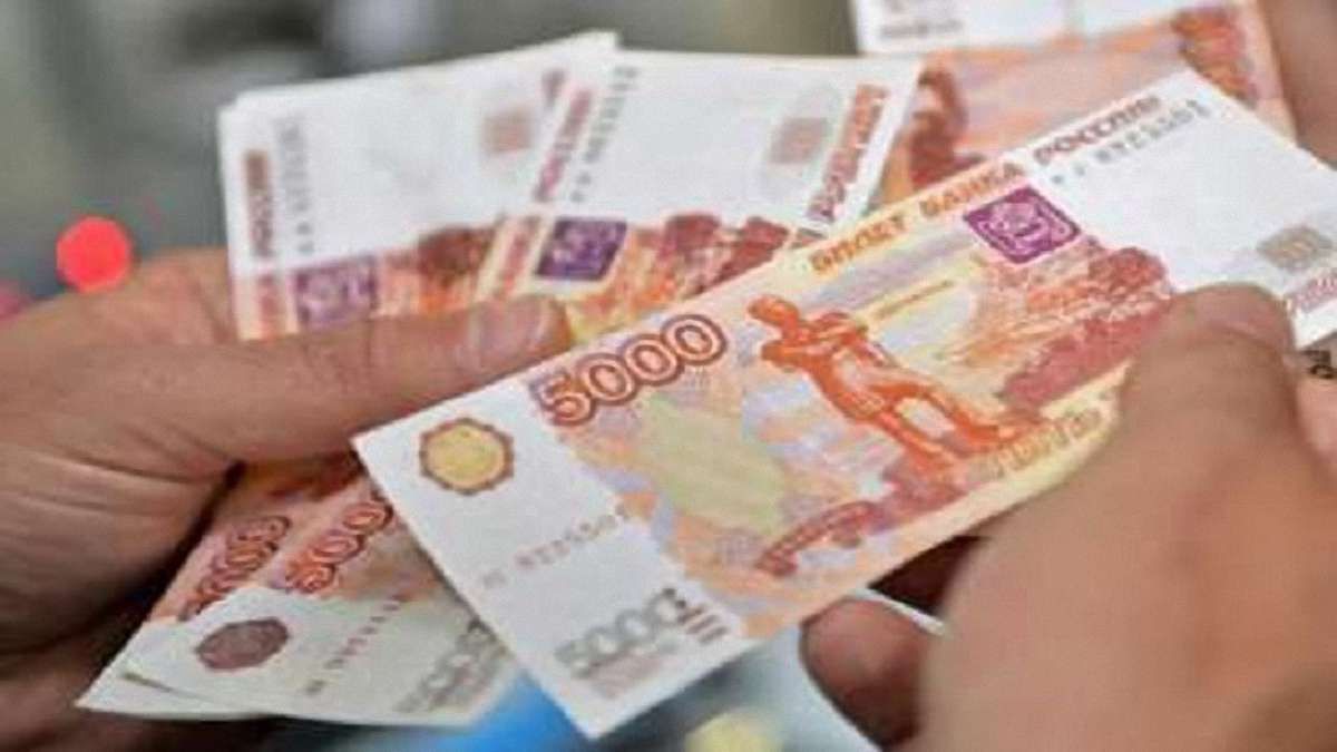 В донецьких магазинах з’явилися цінники в російських рублях