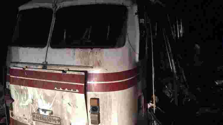Внаслідок підриву автобуса під Артемівськом загинули четверо людей