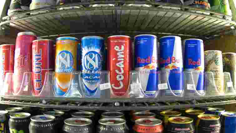 Українським підліткам заборонять вживання енергетичних напоїв