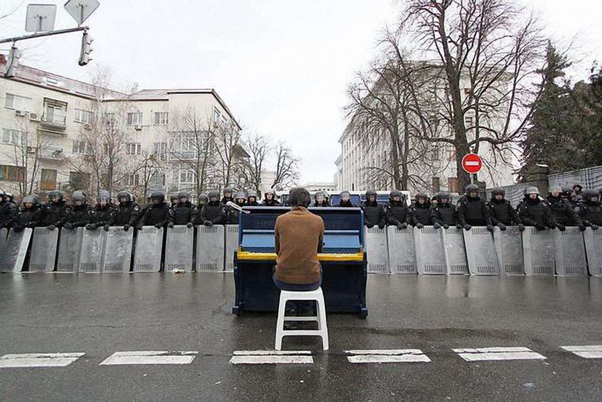 Легендарне піаніно з Майдану відправили в музей