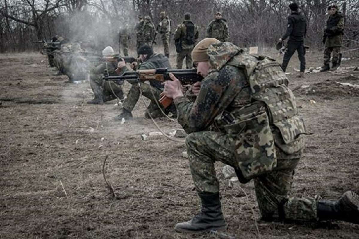 У Широкиному бійці «Азову» відбили атаку бойовиків