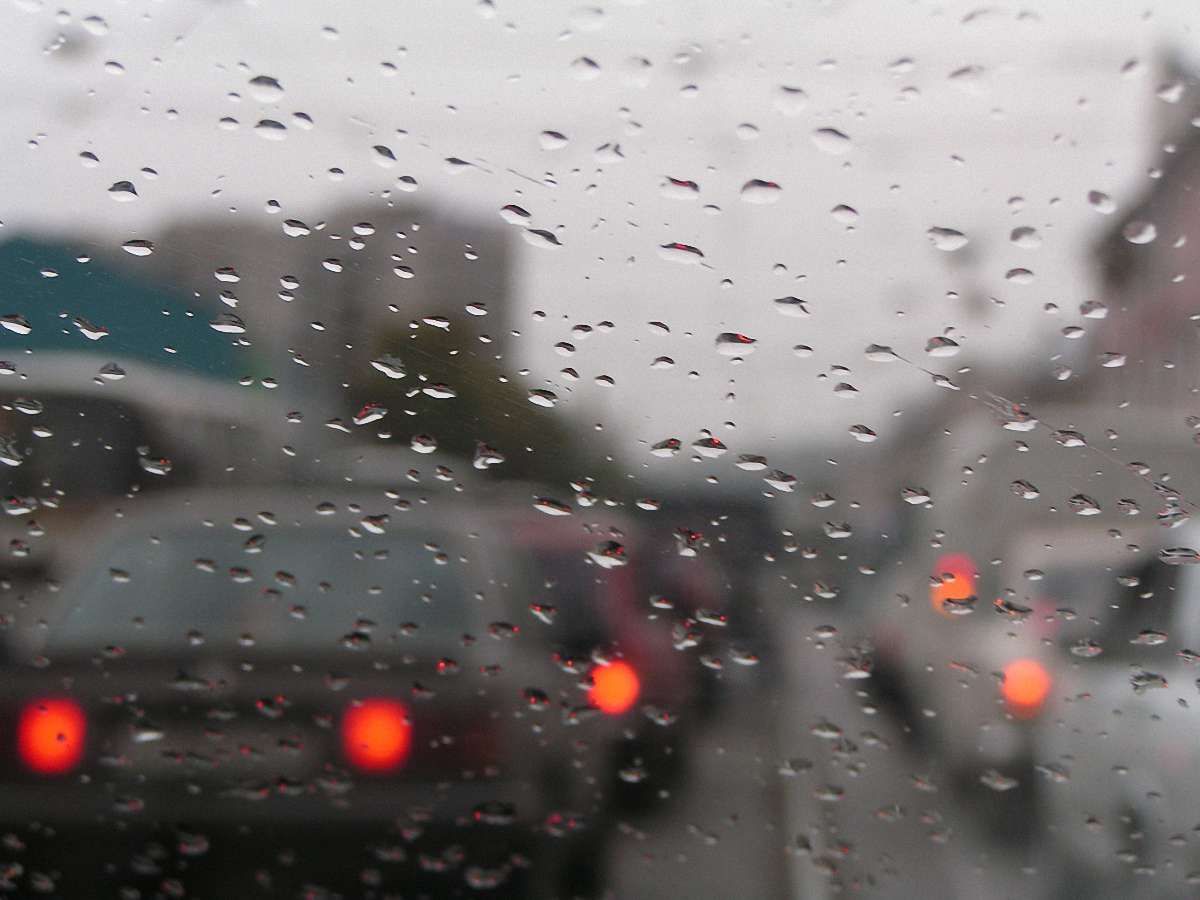 Львівських водіїв застерігають від негоди
