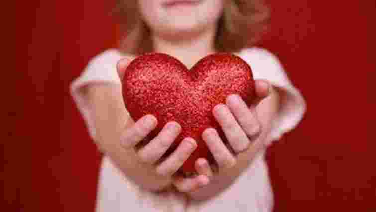 "Серце до серця": львів'ян закликали жертвувати гроші на порятунок важкохворих дітей
