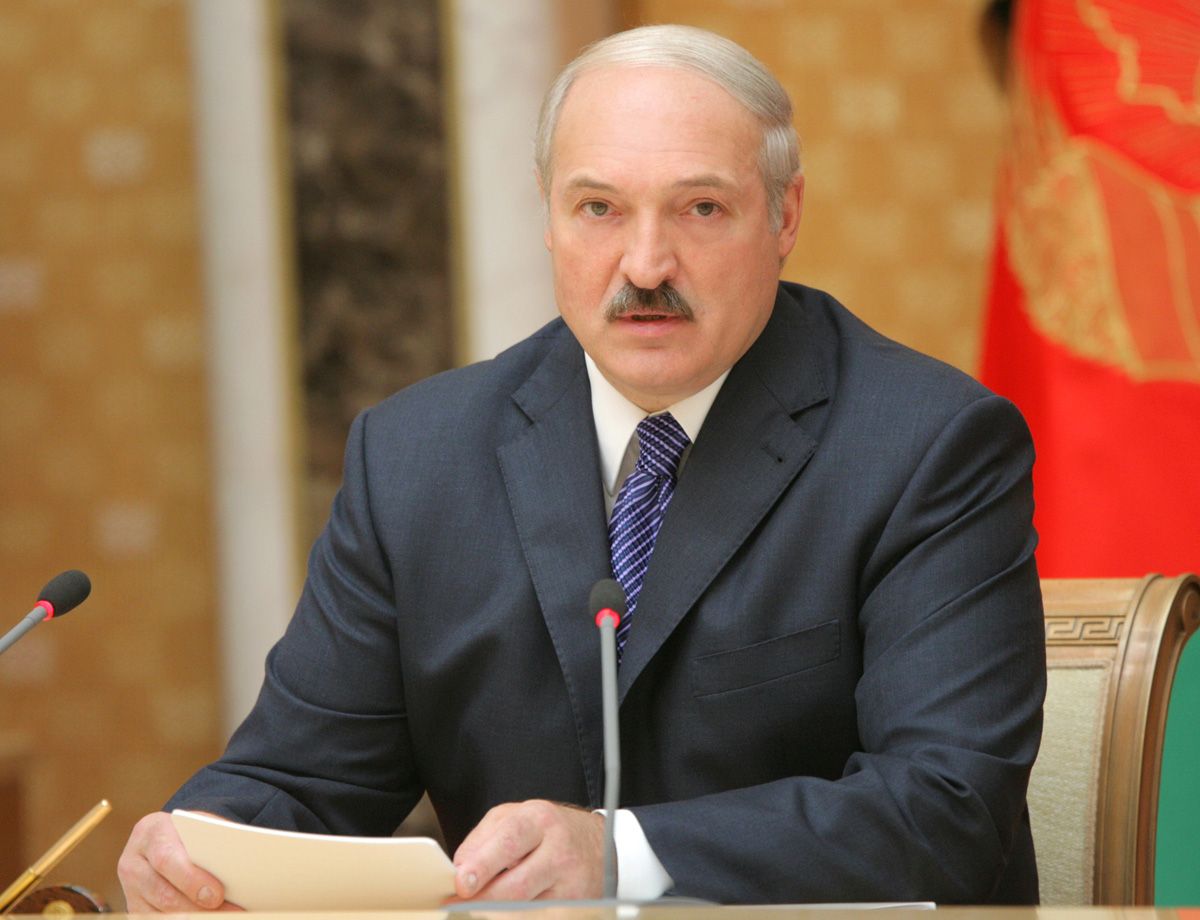 Лукашенко заступився за російську армію: вона на Донбасі не воює
