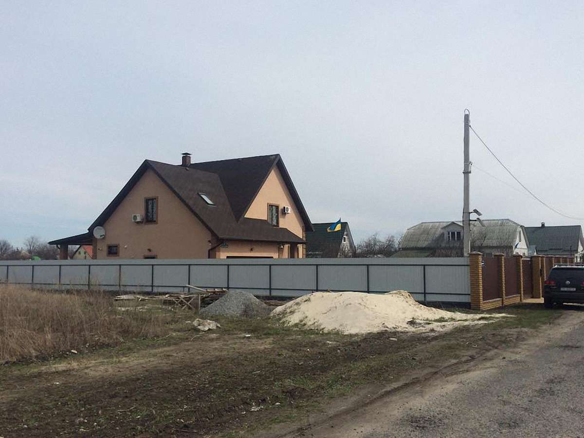 При обшуку заміського будинку Бочковського великих сум грошей не знайшли