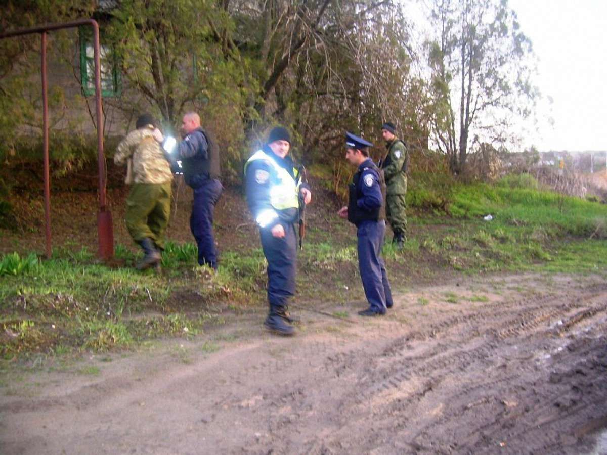 На Запоріжжі на блокпості затримали військового-дезертира зі зброєю