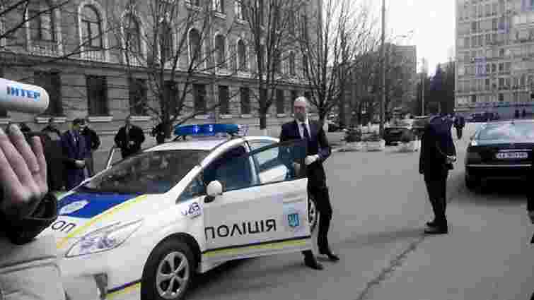 У Києві Яценюк і Аваков випробували авто для нової патрульної служби