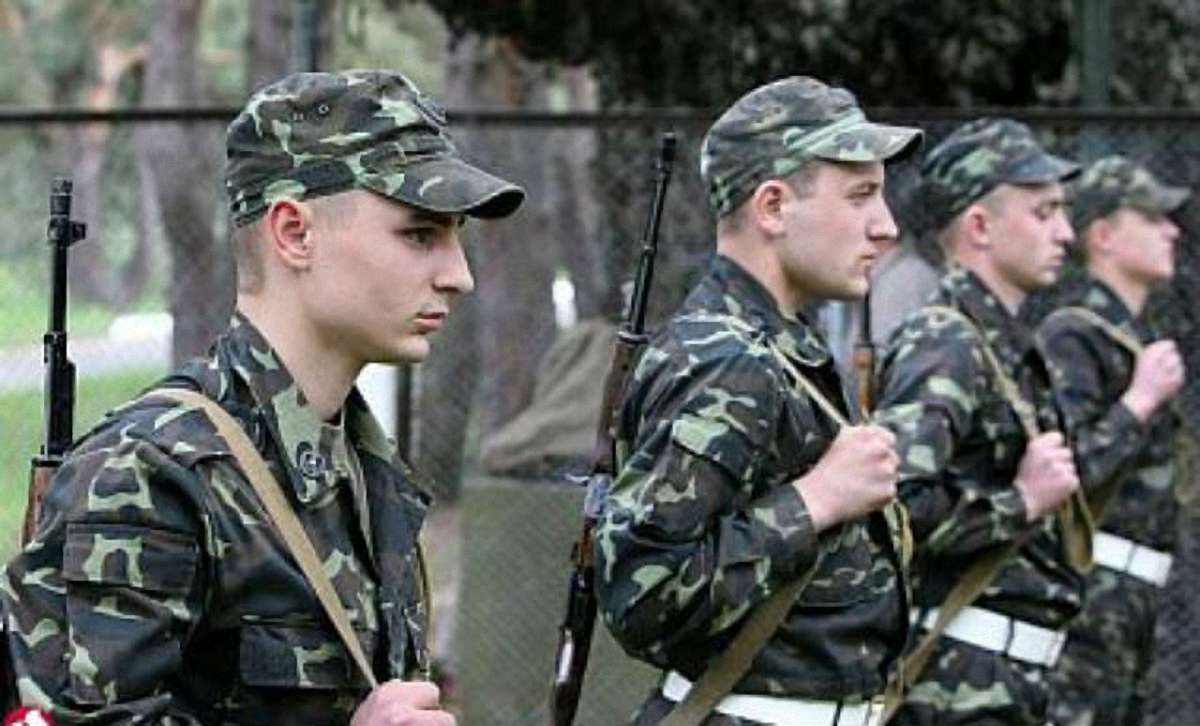 Парламент звільнив від військової служби аспірантів та студентів денної форми навчання