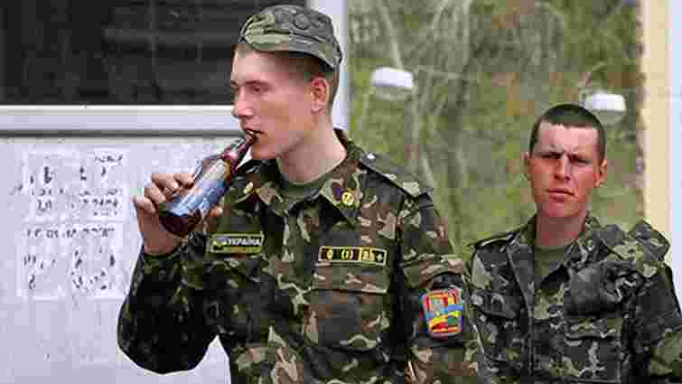 У прикордонних районах Луганщини заборонили продавати військовим алкоголь