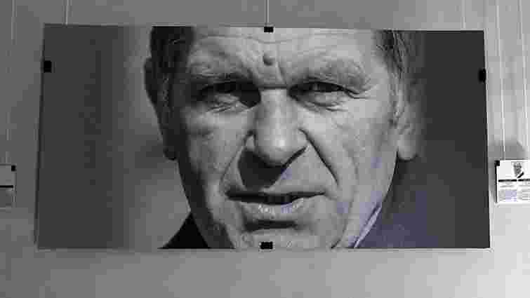 У Львові відкрилась виставка фотопортретів батьків героїв АТО 