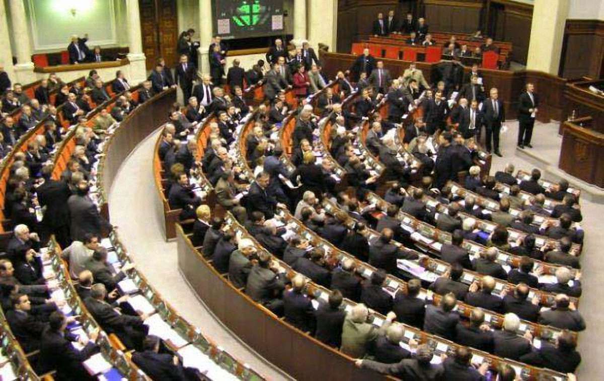 Рада звільнила імпортні ліки і медичні вироби від ПДВ