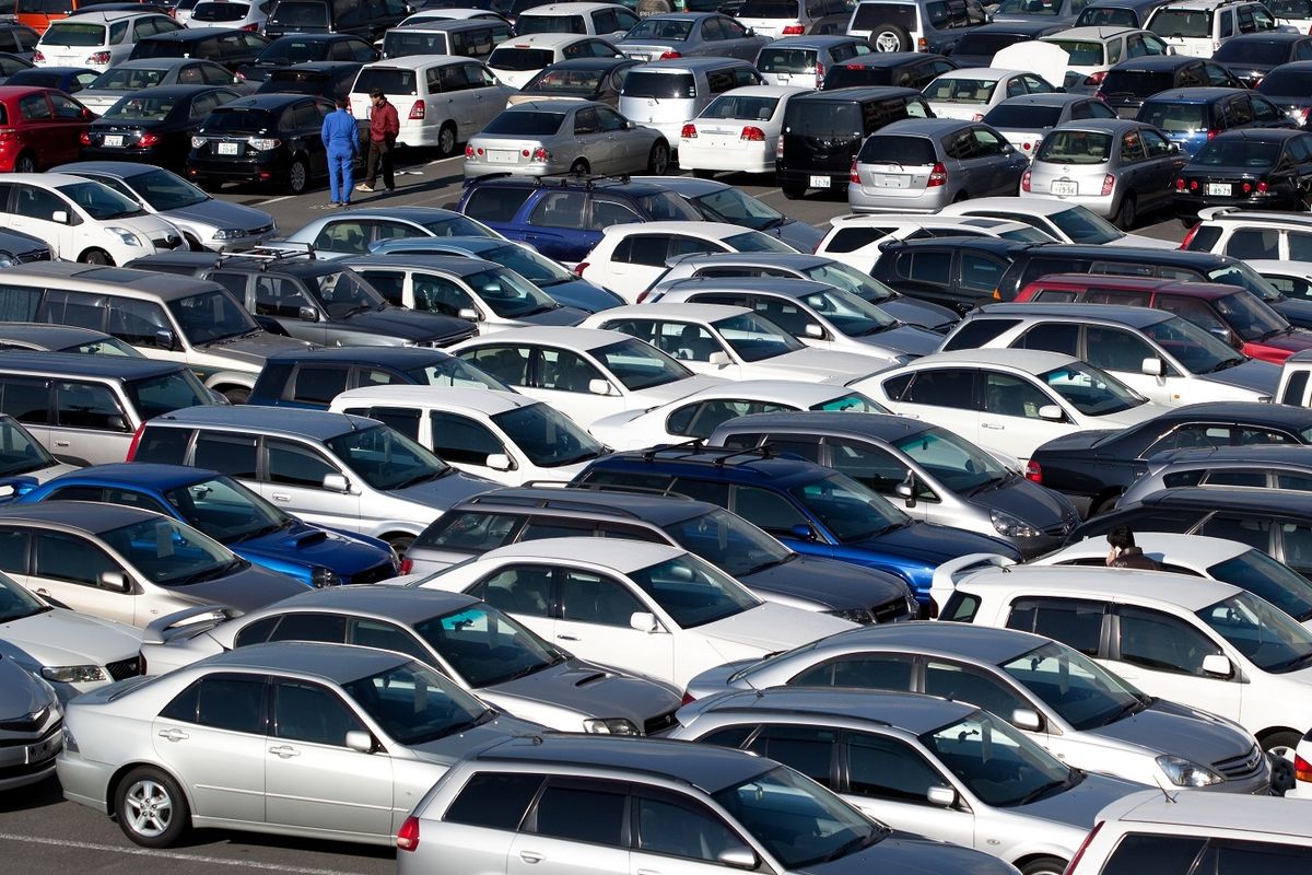Спецмита  на імпорт легкових автомобілів в Україні знижено вдвічі 