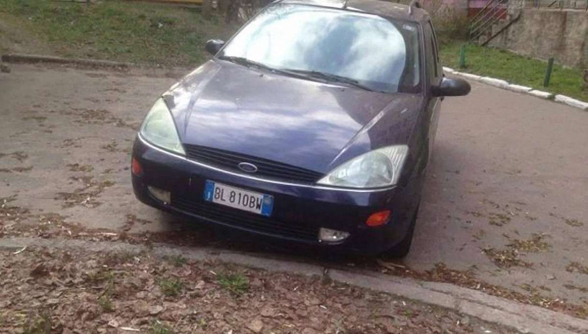 Очевидці знайшли Ford Focus, з якого начебто вбили Олеся Бузину