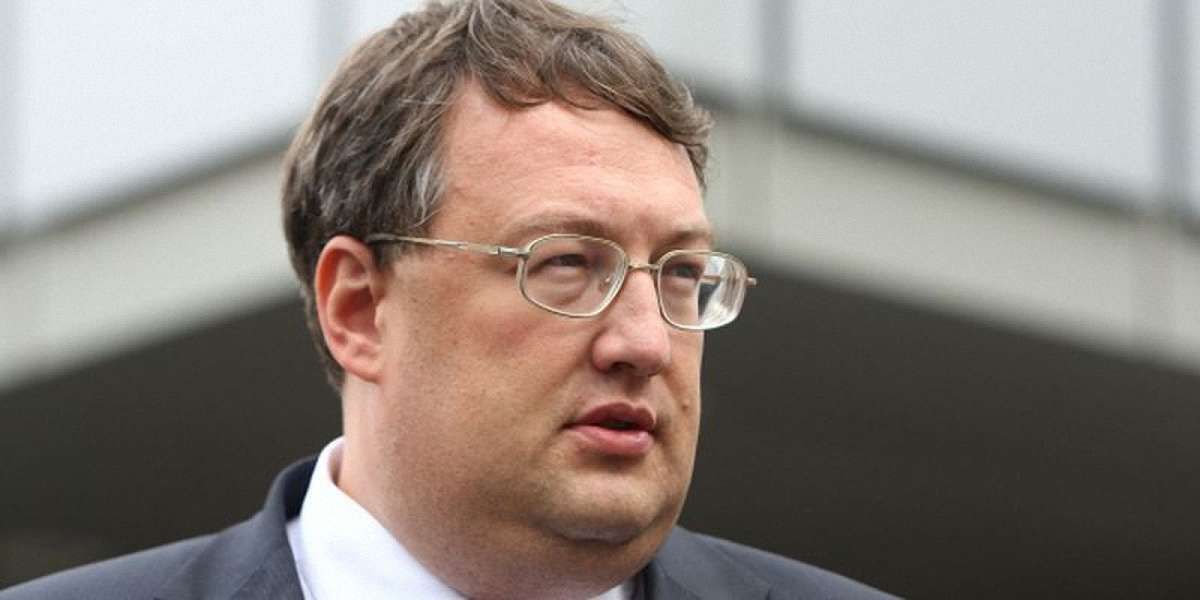 Радник Авакова вбачає однаковий почерк у вбивствах Калашнікова і Бузини