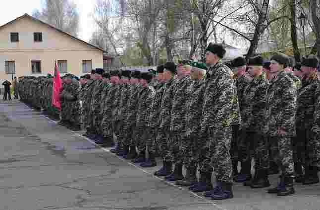 Підрозділ прикордонників-кінологів поїхав у зону проведення АТО