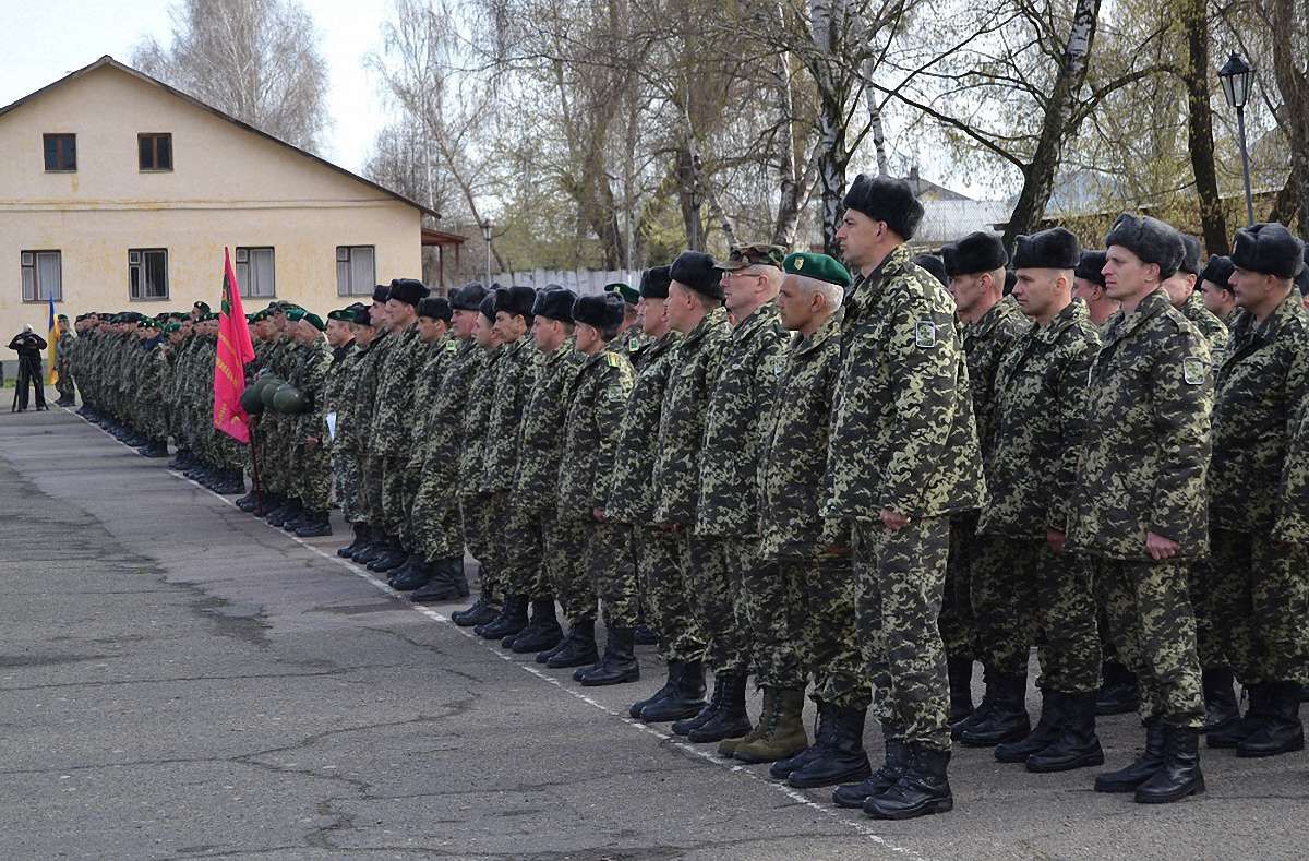 Підрозділ прикордонників-кінологів поїхав у зону проведення АТО