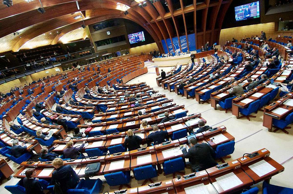 ПАРЄ перенесла питання поновлення права голосу Росії на літню сесію