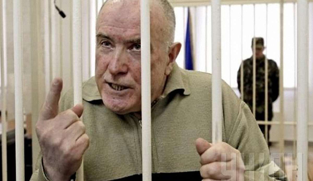 Суд не зміг розглянути скаргу на вирок Пукачу через заяву про відвід суддів