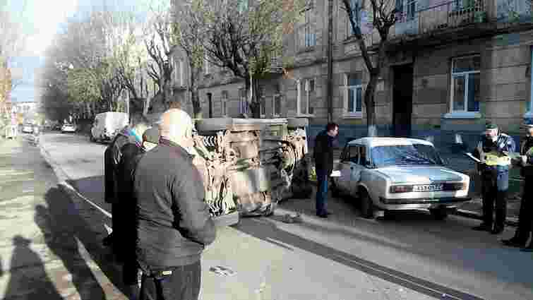 У Львові під час ДТП розбили три автомобілі
