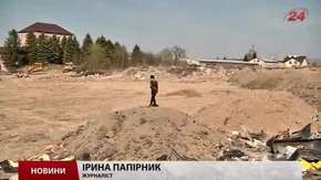 За місяць на вулиці Конюшинній у Львові очистять стихійне сміттєзвалище
