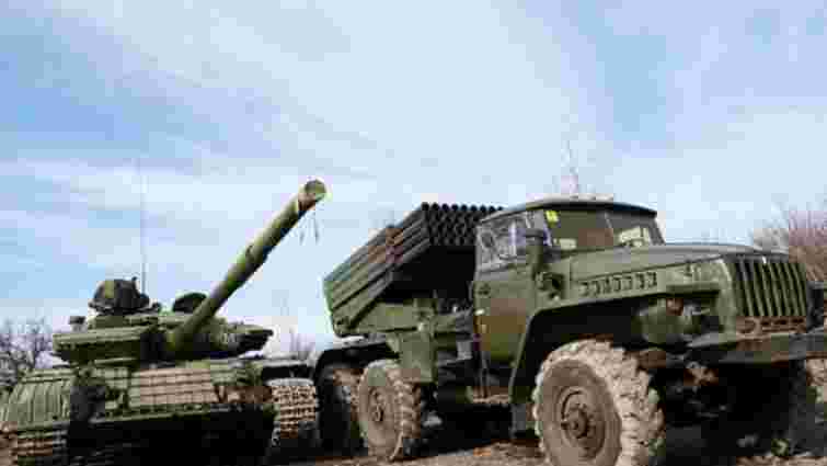 Росія на Донбасі концентрує величезну кількість бойовиків і техніки, – дані розвідки